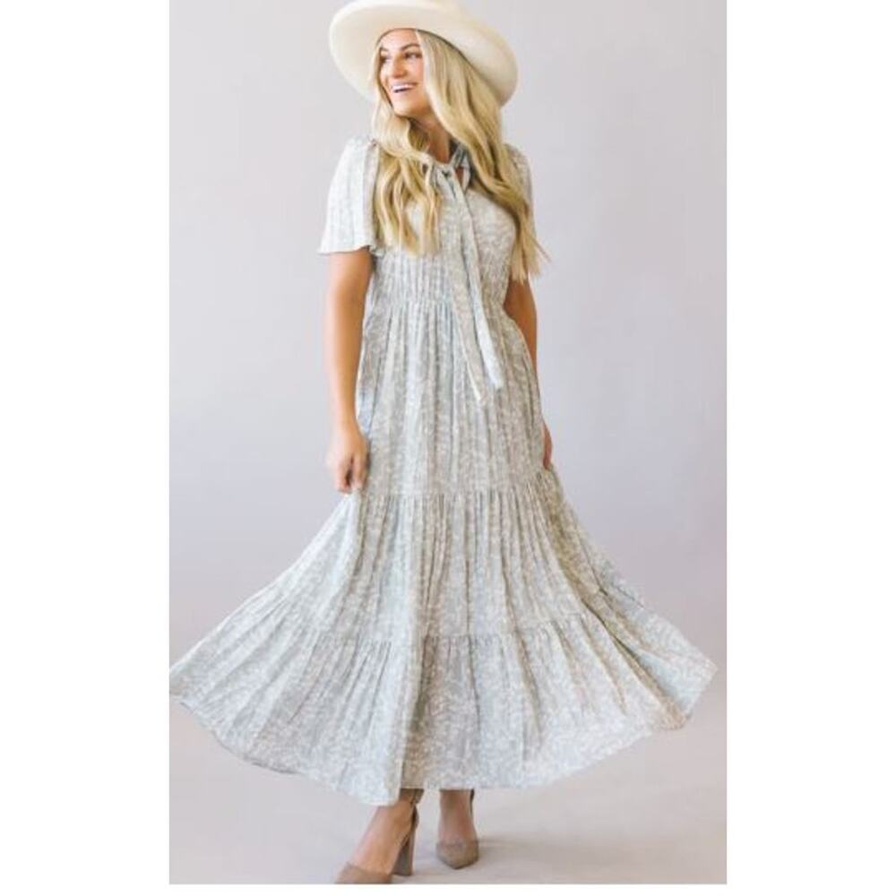Polagram Plus 3XL Tiered Maxi Shift Dress Gray Green Floral Tie Neck Hourglass